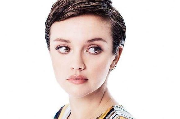 奥利维亚·库克(Olivia Cooke)前后照片