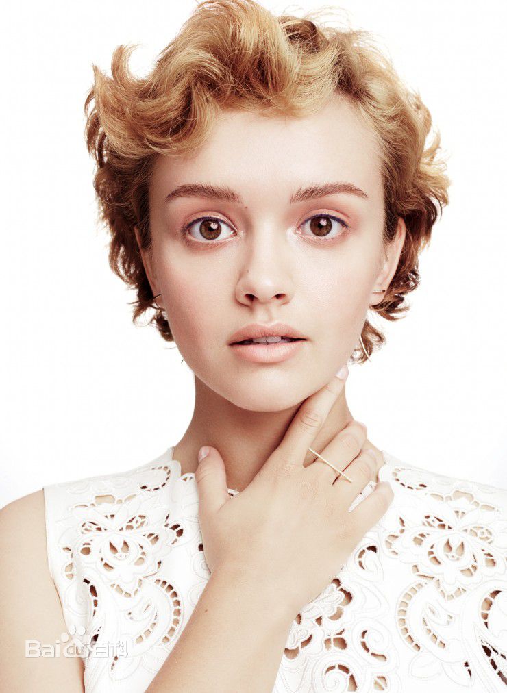 奥利维亚·库克(Olivia Cooke)前后照片