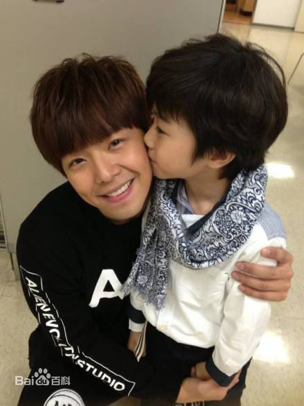 駱炫銘(Lucas)炫铭与艺人的合照素颜照相册