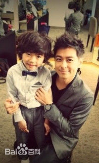 駱炫銘(Lucas)炫铭与艺人的合照素颜照相册