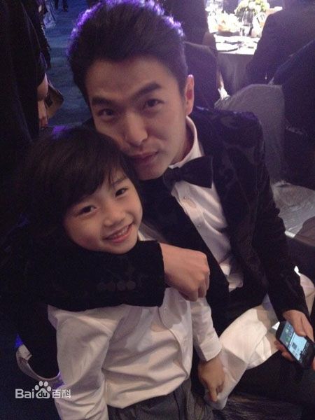 駱炫銘(Lucas)炫铭与艺人的合照素颜照相册