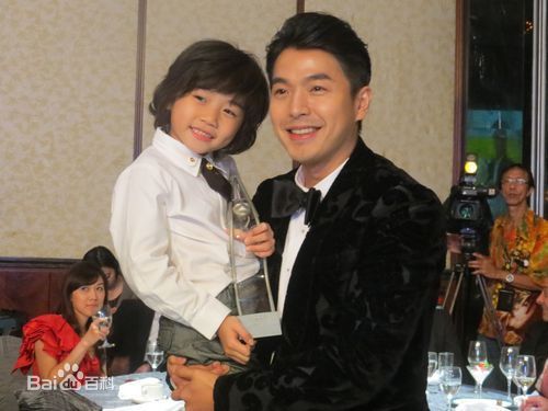 駱炫銘(Lucas)炫铭与艺人的合照素颜照相册