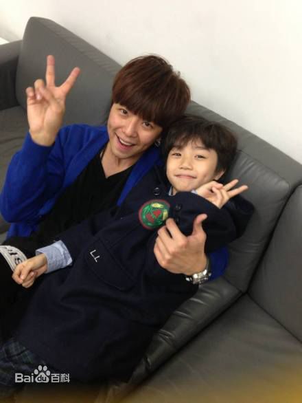 駱炫銘(Lucas)炫铭与艺人的合照素颜照相册