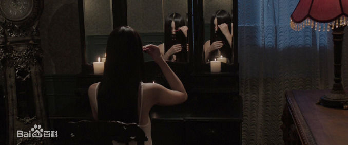 精选王李丹妮(Daniella Wang)在《夜半梳头》中的图册