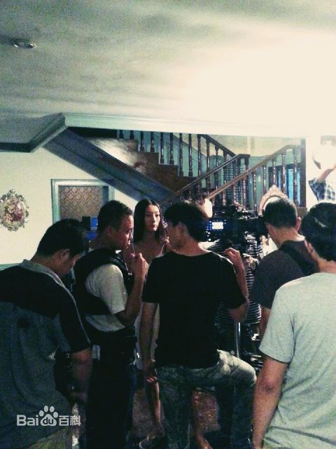 精选王李丹妮(Daniella Wang)在《夜半梳头》中的图册