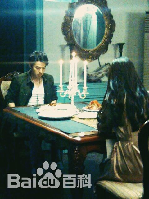 精选王李丹妮(Daniella Wang)在《夜半梳头》中的图册