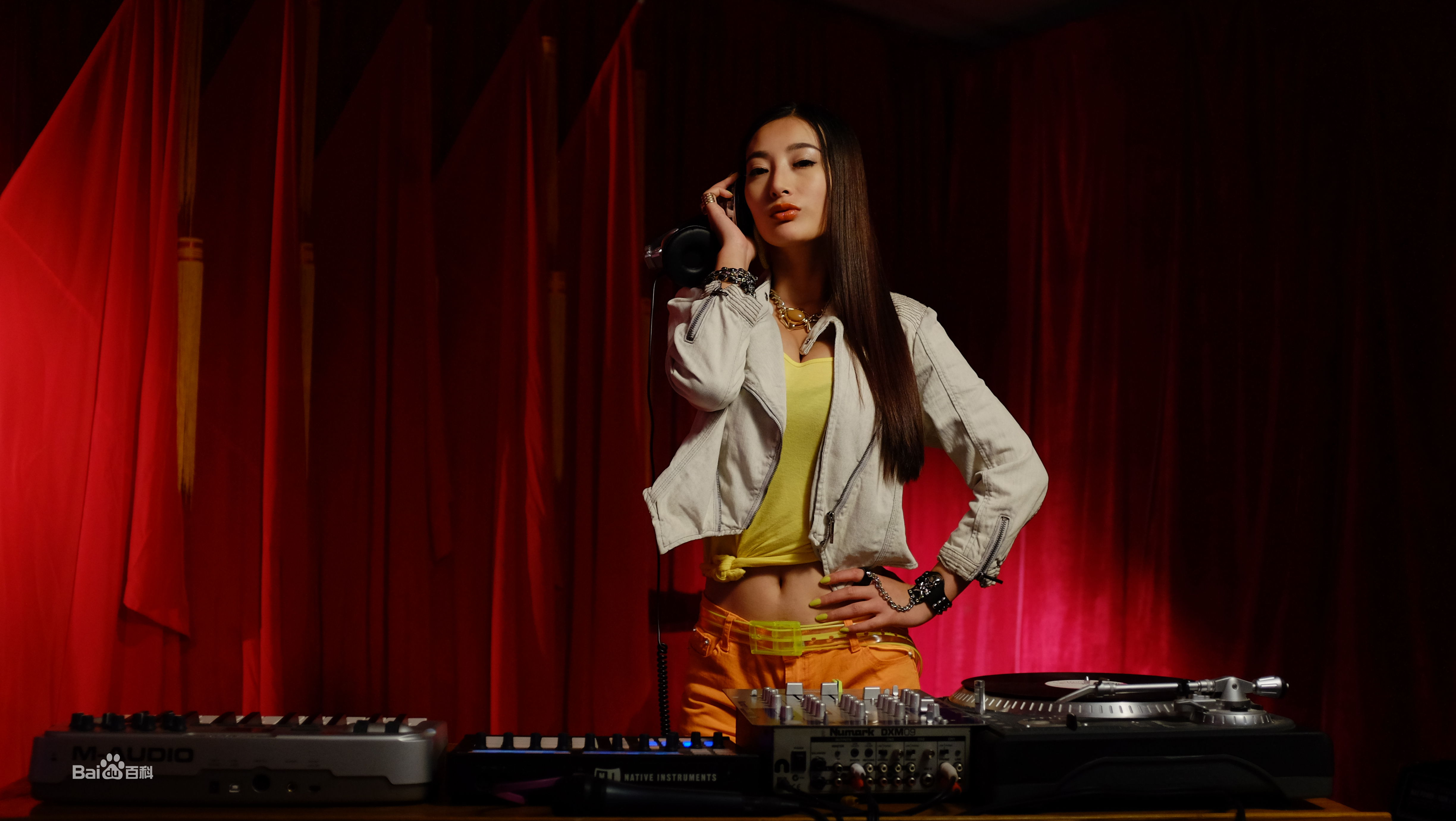 最优质王李丹妮(Daniella Wang)在《摇滚水果》中的