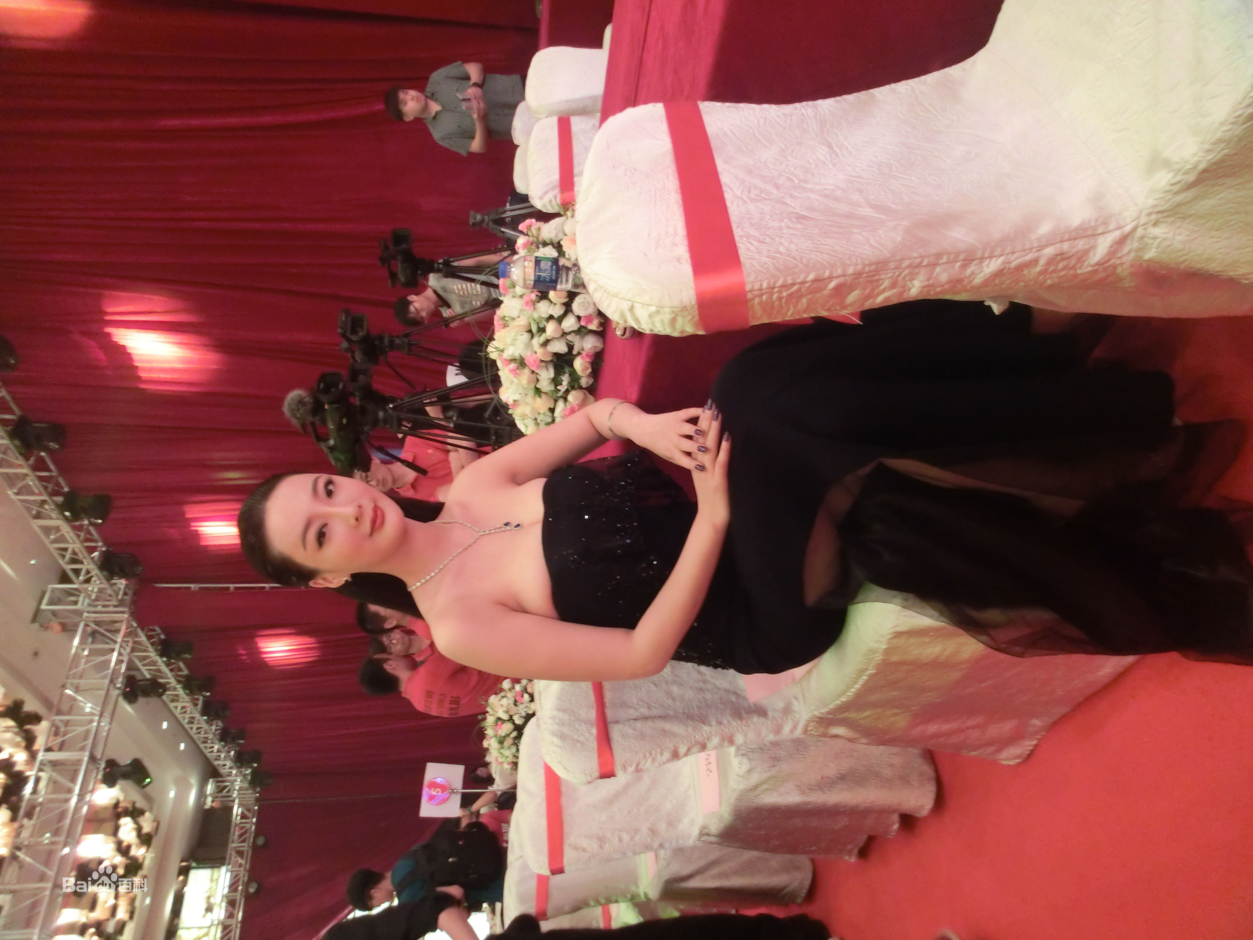 最优质王李丹妮(Daniella Wang)在《摇滚水果》中的