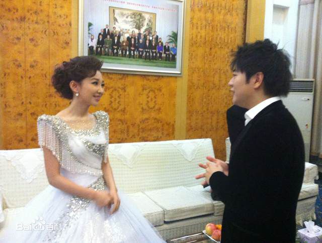 王芳台前幕后生活照相册