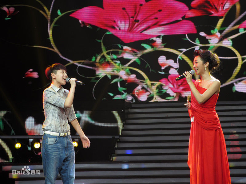 王芳台前幕后生活照相册