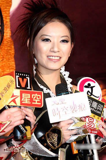 李妍瑾(Yuni， Li Yen Chin)出席活动壁纸壁纸