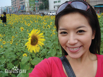 李妍瑾(Yuni， Li Yen Chin)生活照生活照相册