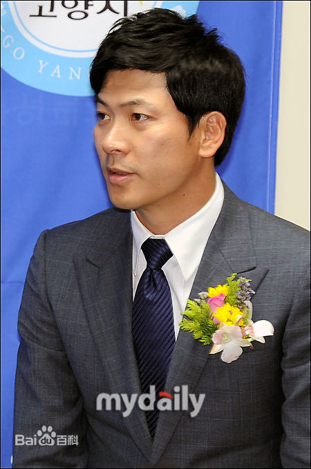 金相庆(Kim Sang-Kyung、)出席节目性感图片图集