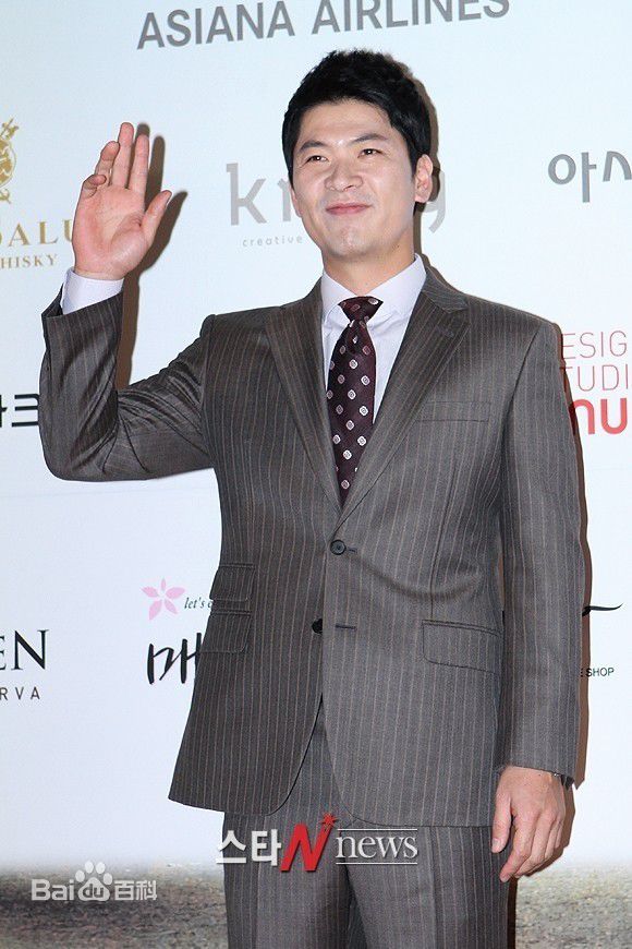 金相庆(Kim Sang-Kyung、)出席节目性感图片图集