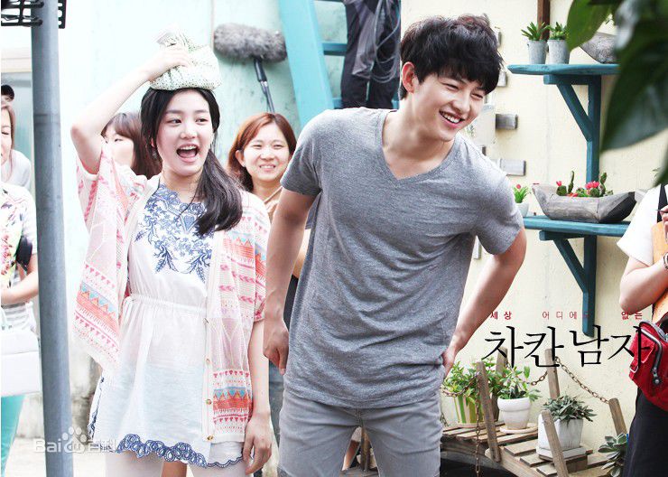 李侑菲(Lee Yu Bi)善良的男人素颜照壁纸