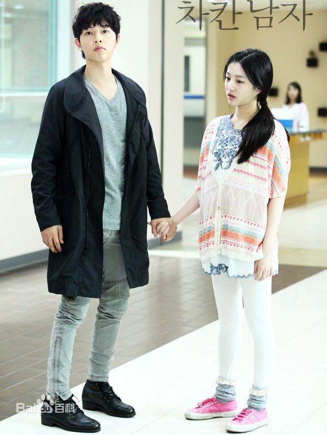 李侑菲(Lee Yu Bi)善良的男人素颜照壁纸