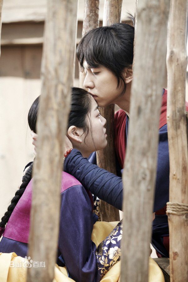 李侑菲(Lee Yu Bi)九家之书壁纸壁纸