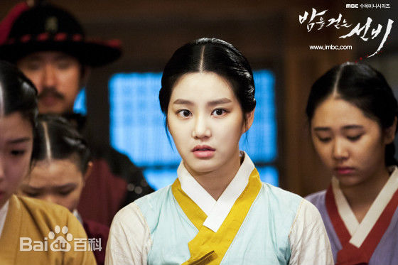 李侑菲(Lee Yu Bi)夜行书生前后照片