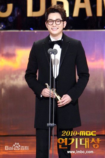 最全朴施厚(，Park Si Hoo)在《逆转女王》图册中的壁纸