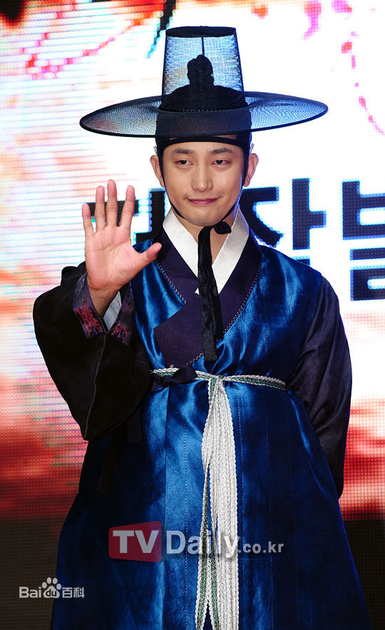 朴施厚(，Park Si Hoo)在《公主的男人》图册中的