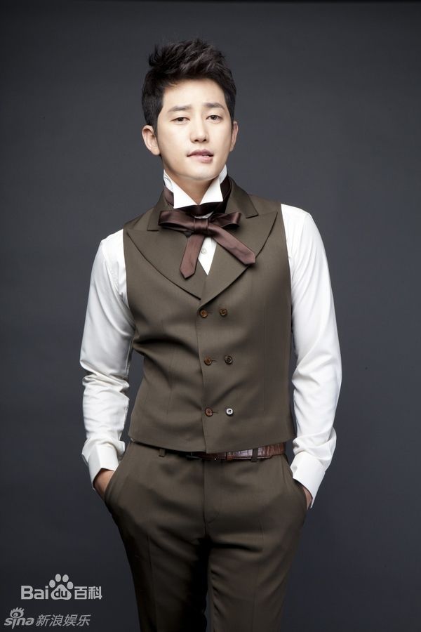 最优质朴施厚(，Park Si Hoo)在《清潭洞爱丽丝》图册中的相册