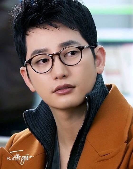 最优质朴施厚(，Park Si Hoo)在《清潭洞爱丽丝》图册中的相册