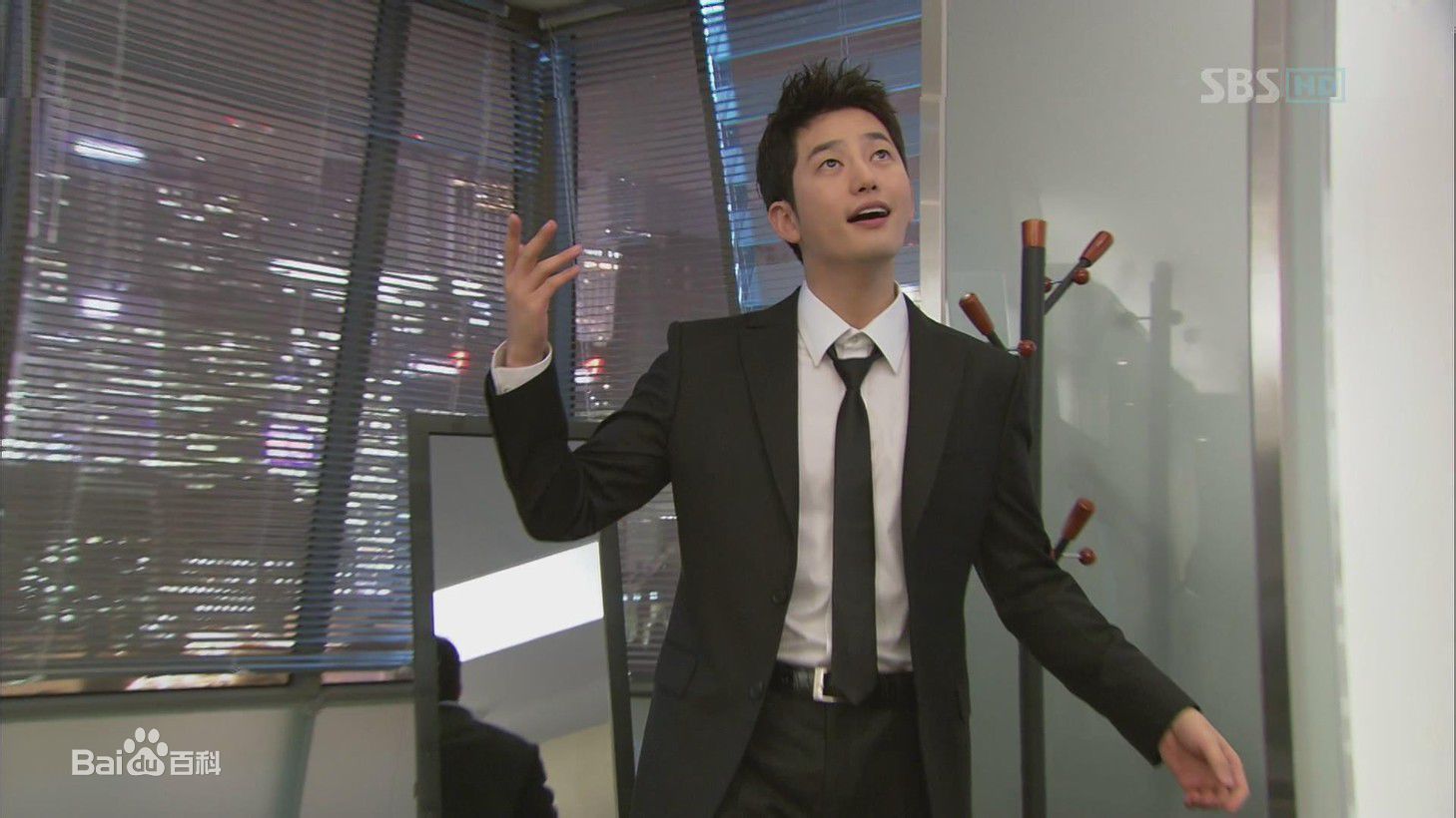 最优质朴施厚(，Park Si Hoo)在《清潭洞爱丽丝》图册中的相册