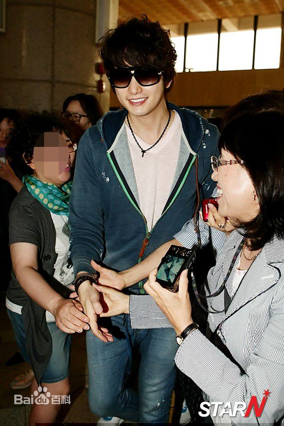 高清朴施厚(，Park Si Hoo)在《公主的男人》日本宣传图册中的图集