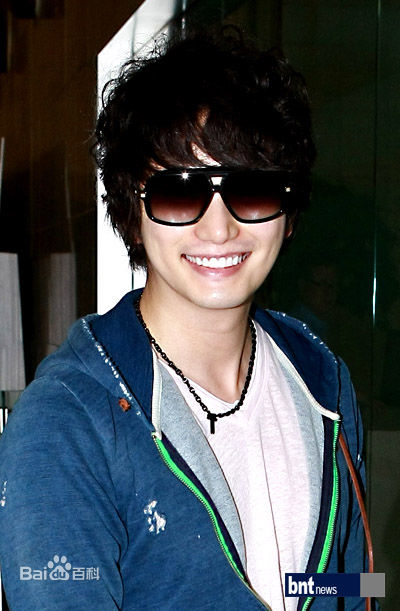 高清朴施厚(，Park Si Hoo)在《公主的男人》日本宣传图册中的图集