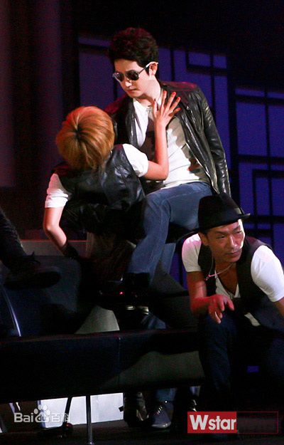 高清朴施厚(，Park Si Hoo)在《公主的男人》日本宣传图册中的图集