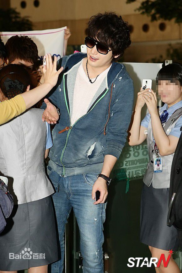 高清朴施厚(，Park Si Hoo)在《公主的男人》日本宣传图册中的图集