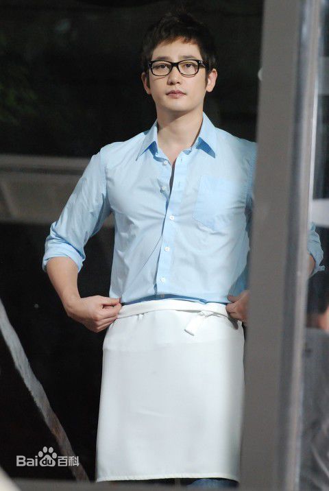 最新朴施厚(，Park Si Hoo)在《一天》图册中的壁纸