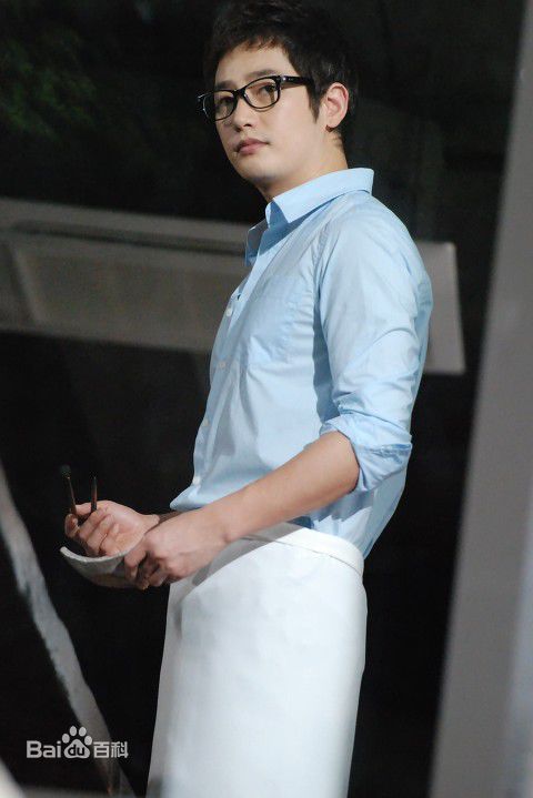 最新朴施厚(，Park Si Hoo)在《一天》图册中的壁纸