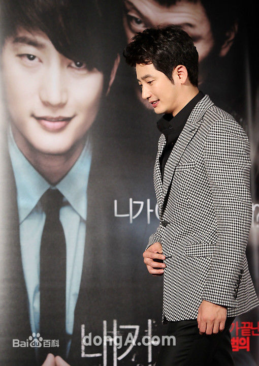 最全朴施厚(，Park Si Hoo)在《我是杀人犯》发布会图册中的壁纸