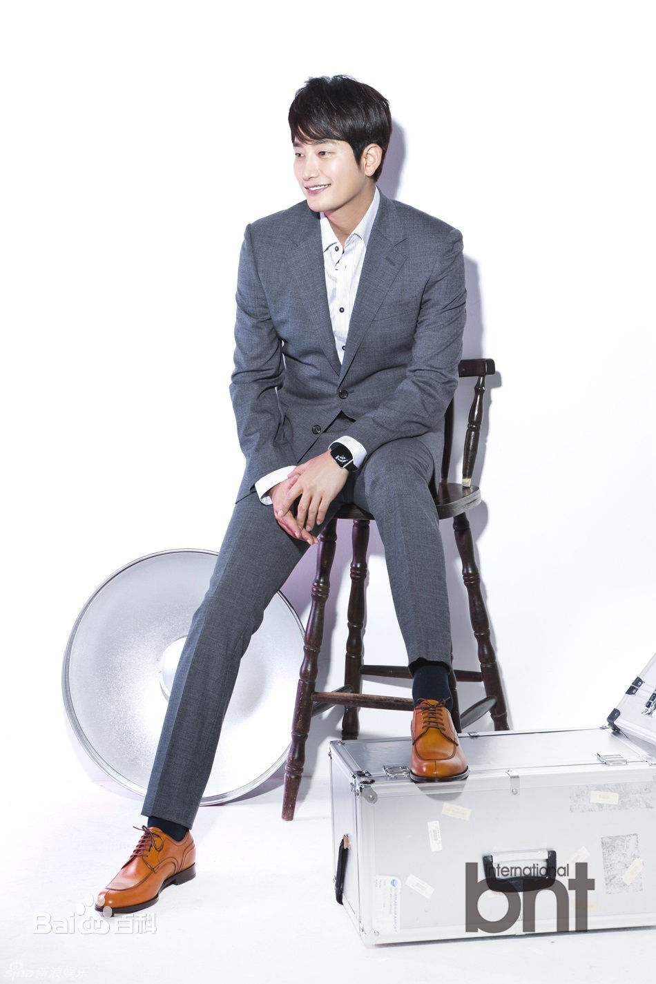 朴施厚(，Park Si Hoo)图册一前后照片