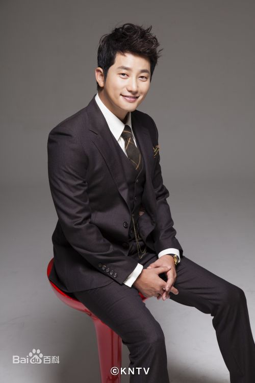 朴施厚(，Park Si Hoo)图册一前后照片