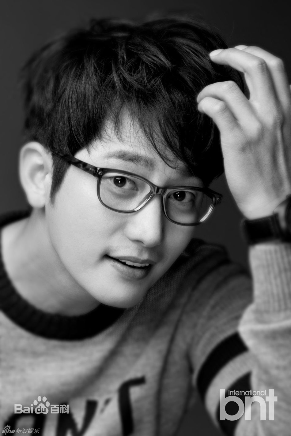 朴施厚(，Park Si Hoo)图册一前后照片