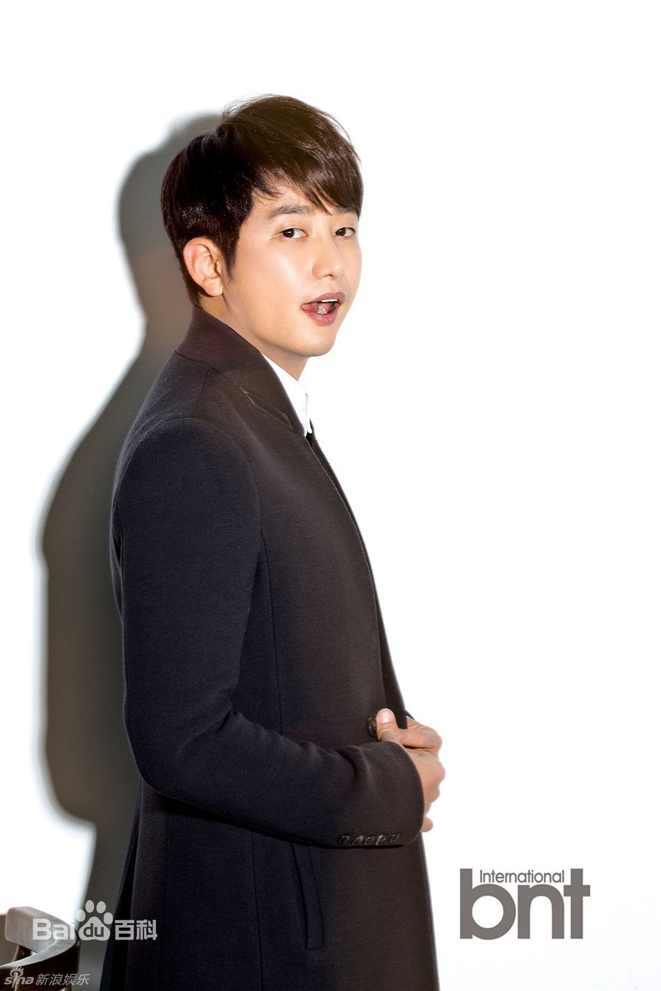 朴施厚(，Park Si Hoo)图册一前后照片