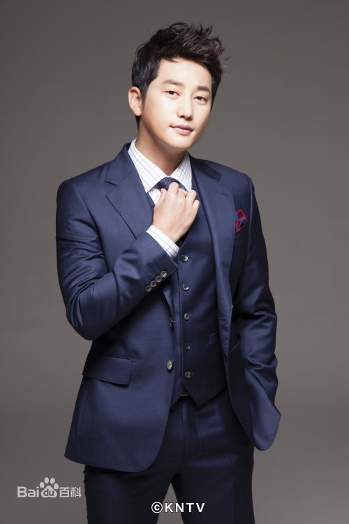 朴施厚(，Park Si Hoo)图册一前后照片