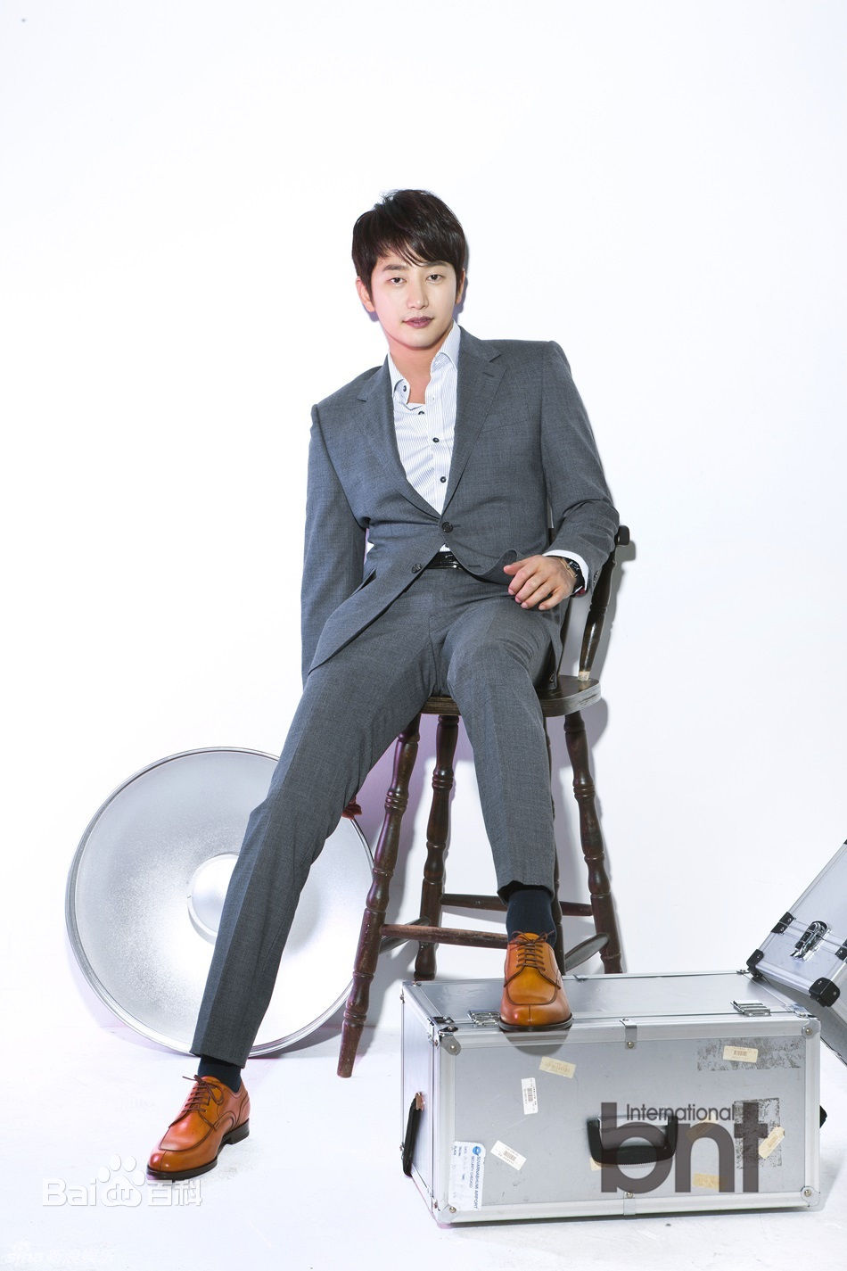 朴施厚(，Park Si Hoo)图册一前后照片