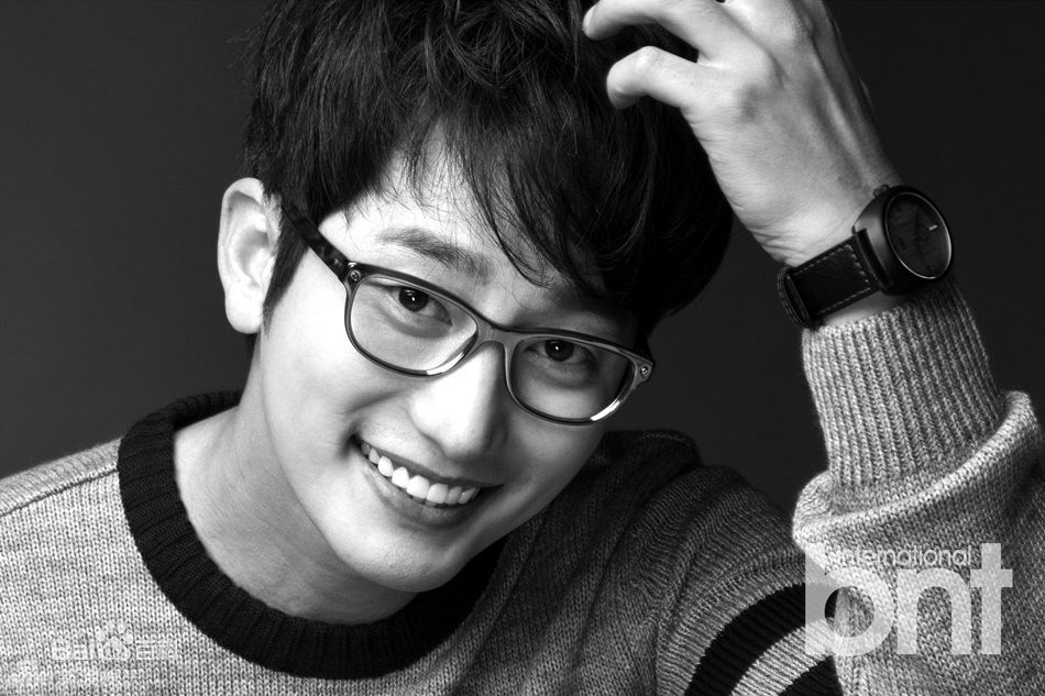 朴施厚(，Park Si Hoo)图册一前后照片