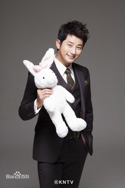 朴施厚(，Park Si Hoo)图册一前后照片