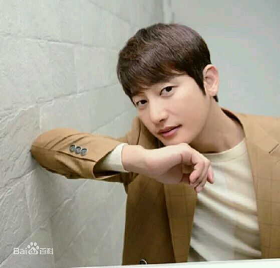 朴施厚(，Park Si Hoo)图册一前后照片