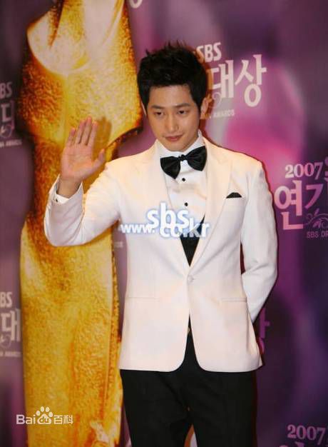 最新朴施厚(，Park Si Hoo)在《遇见完美邻居的方法》图册中的壁纸