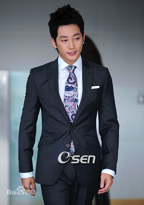 朴施厚(，Park Si Hoo)在《家门的荣光》图册中的