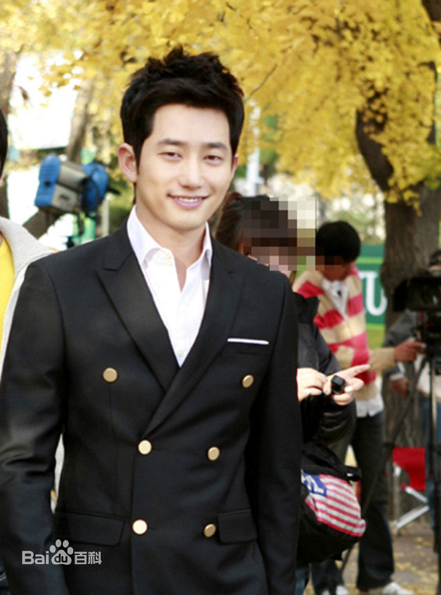 朴施厚(，Park Si Hoo)在《家门的荣光》图册中的