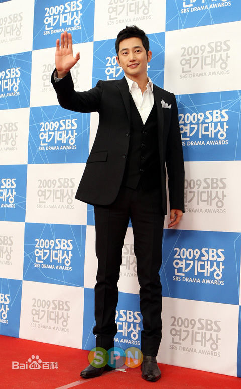 朴施厚(，Park Si Hoo)在《家门的荣光》图册中的