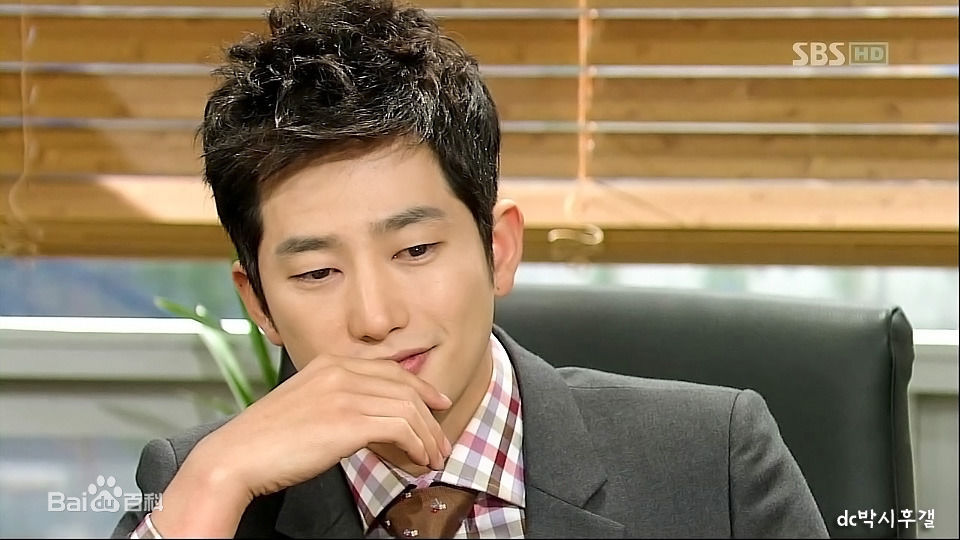 朴施厚(，Park Si Hoo)在《家门的荣光》图册中的