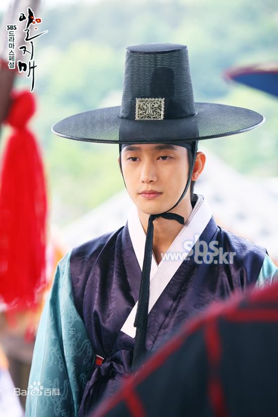 朴施厚(，Park Si Hoo)在《一枝梅》图册中的