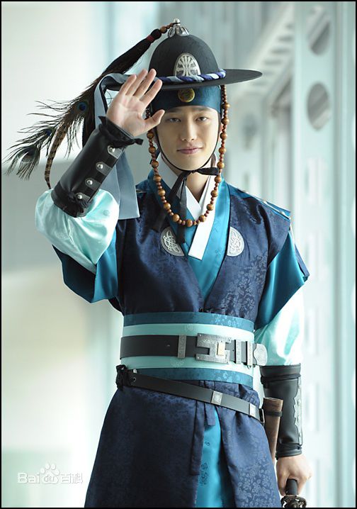 朴施厚(，Park Si Hoo)在《一枝梅》图册中的